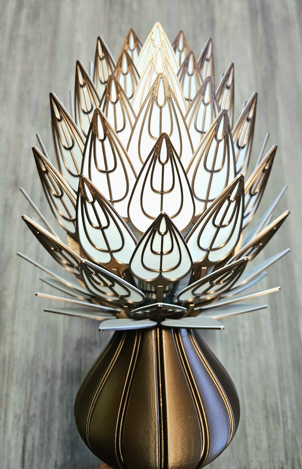 Prisma Petal Table Lamp