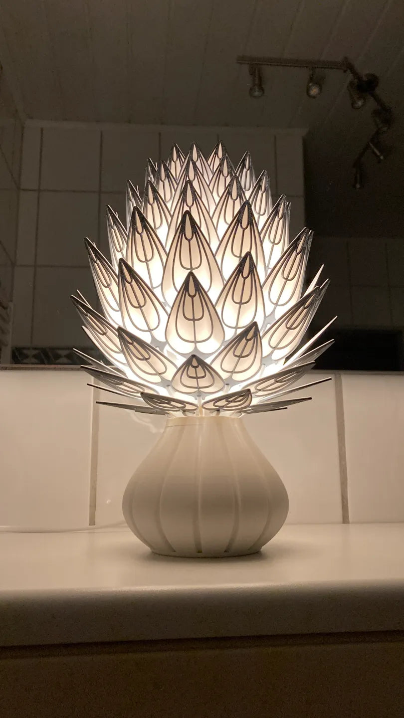 Prisma Petal Table Lamp
