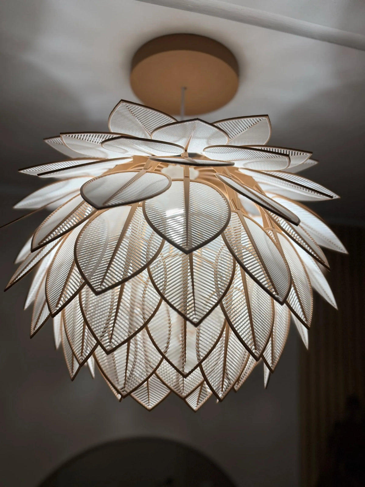 Lush Leaf Lamp