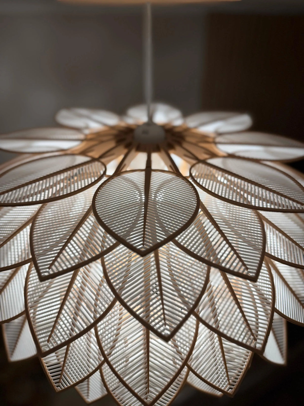 Lush Leaf Lamp