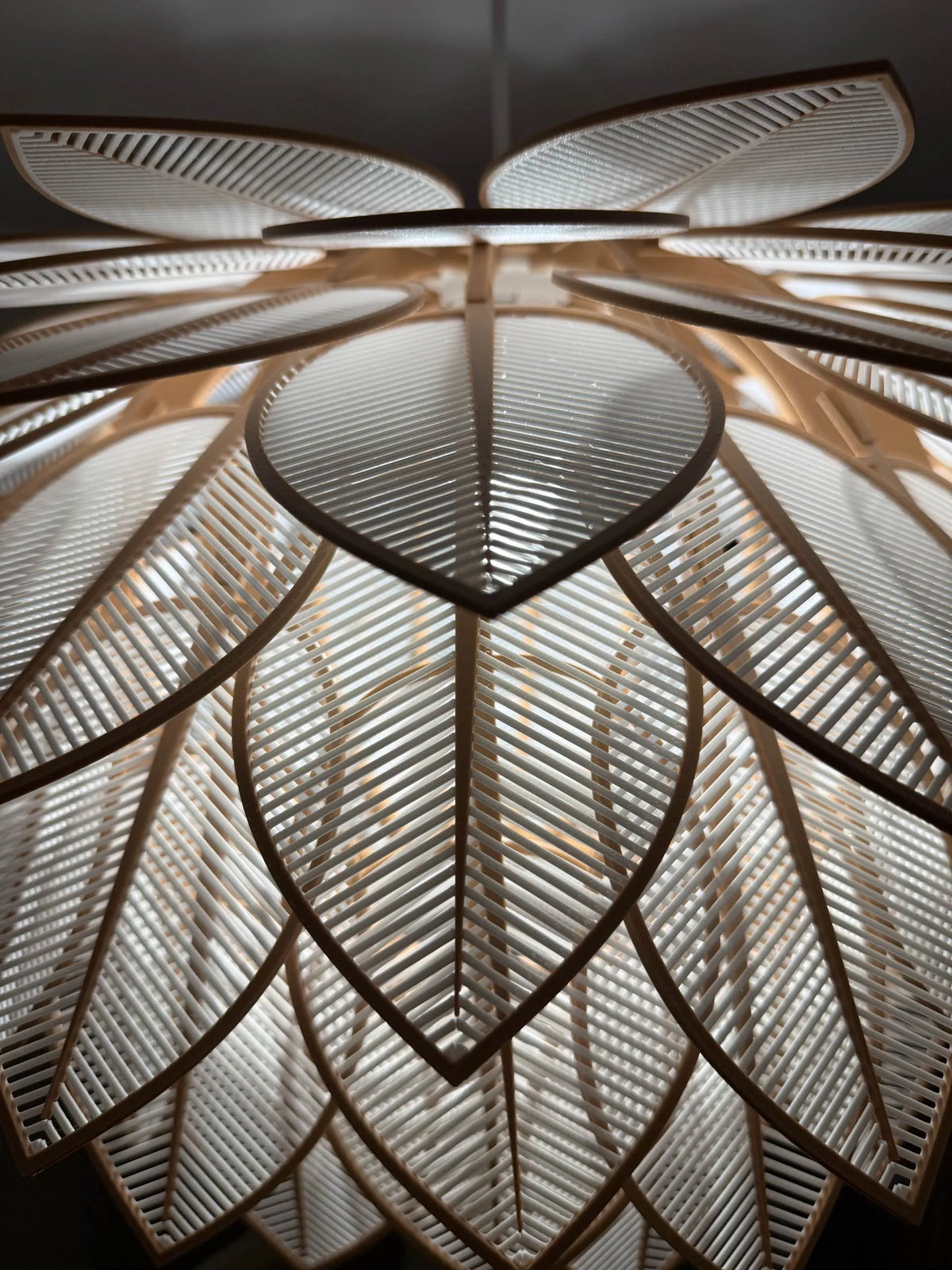 Lush Leaf Lamp